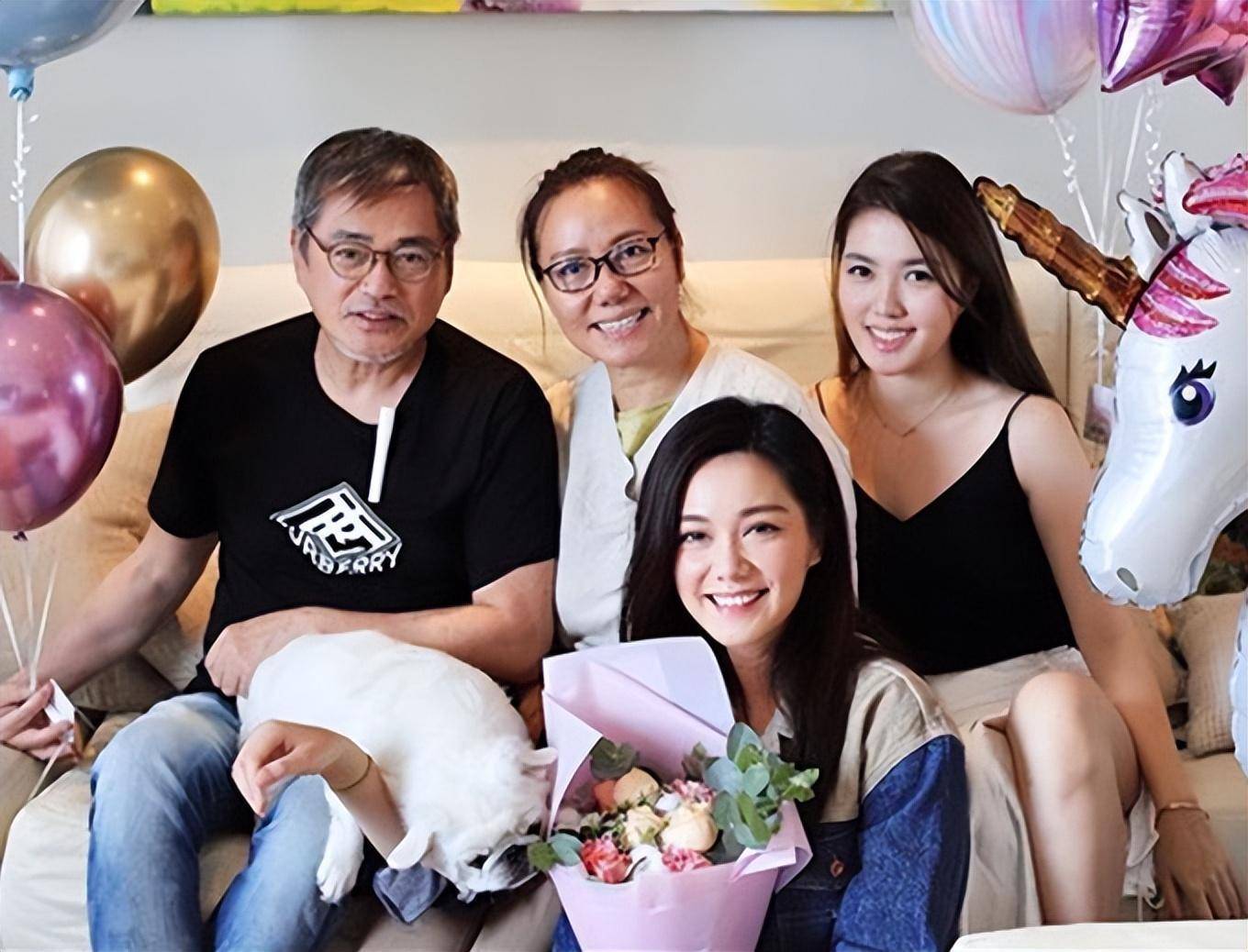 前女友大方送祝福,分手仍是朋友_感情_胡定欣_消息