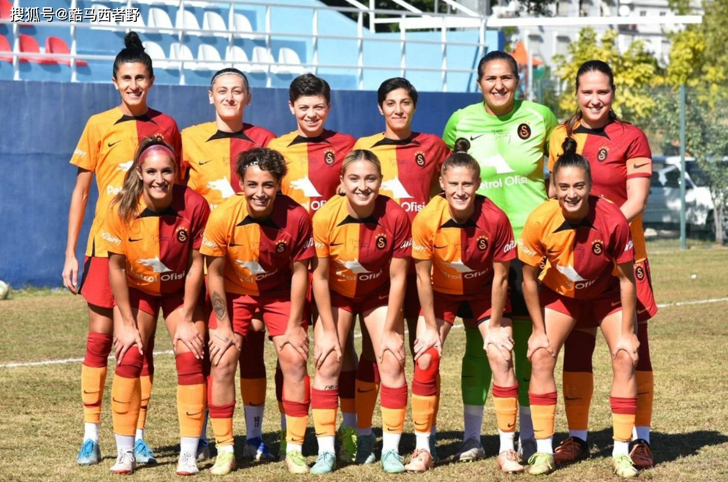 中国女足球员李佳悦加盟土耳其联赛,这个操作让人不能理解_加拉塔萨雷