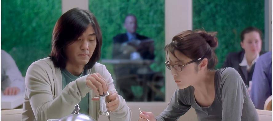 《半支烟》——饰演:女警察推荐一部香港经典剧情电影《半支烟》,由叶
