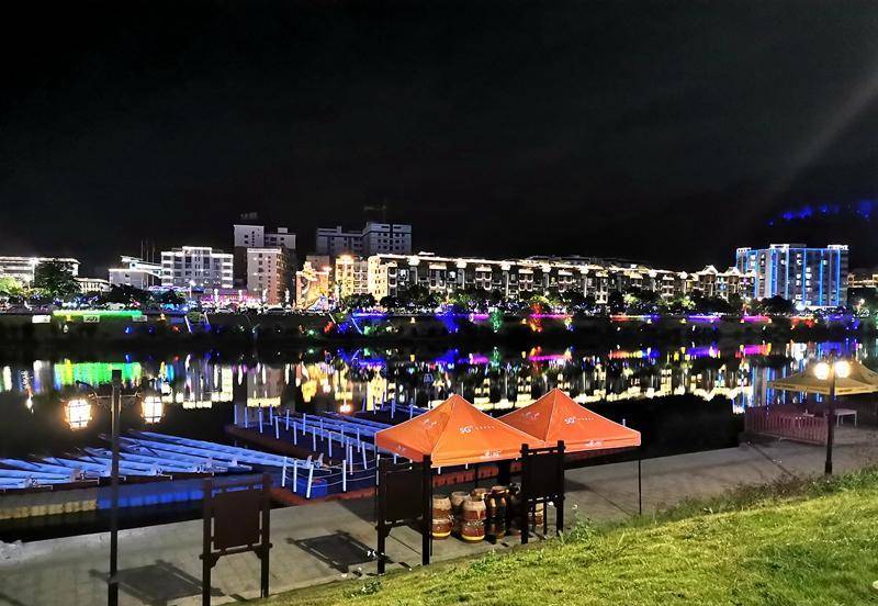 实拍广西环江,一座县城的夜景,真的有些令人惊艳了_摄影_旅游_景区