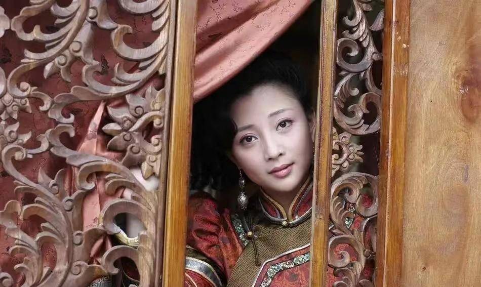 慈禧一生飞扬跋扈却也有怕的人,那就是17岁就守寡的固伦荣寿公主_光绪