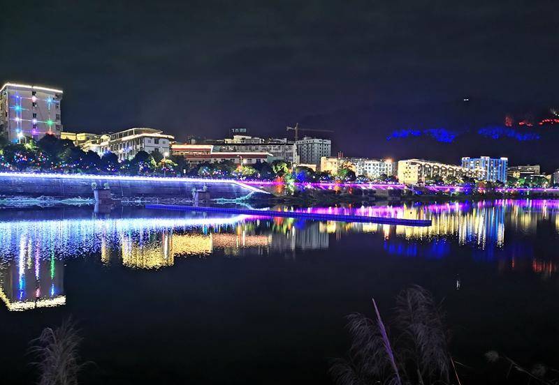 实拍广西环江,一座县城的夜景,真的有些令人惊艳了_摄影_旅游_景区