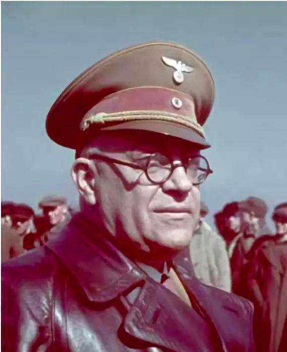 4年800针,把他扎成"精神病"_奥多尔·莫雷尔_医生_纳粹