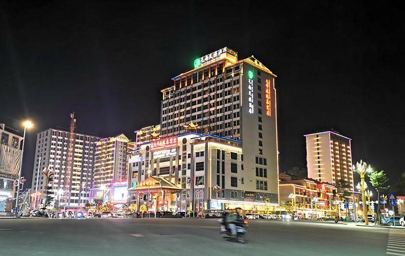 实拍广西环江,一座县城的夜景,真的有些令人惊艳了_摄影_旅游_景区