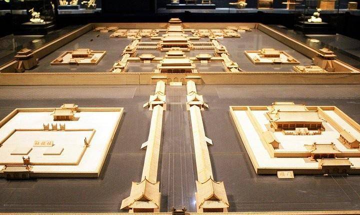 蜀王府复原图而在世孙逐渐长大成人之后,另一位"放肆不顺"的王爷,华阳