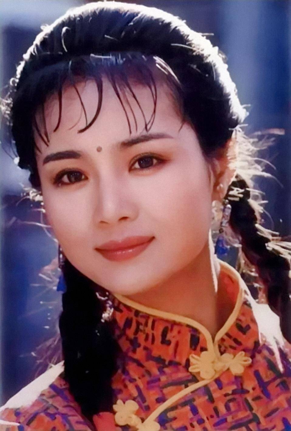 演员如萍的美丽与心酸嫁给刘志兵有多幸福看到女儿离婚有多心痛_茹萍