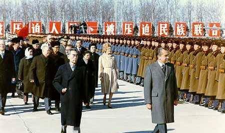 1982年,我国高官叛国,我党潜伏美国的王牌特工暴露