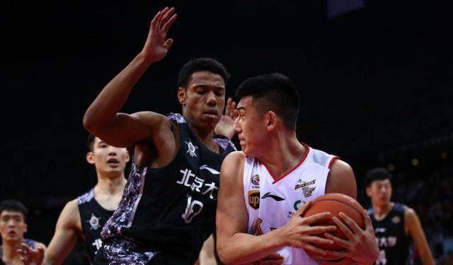 《这就是灌篮》中爆红的祝铭震有机会进入cba吗?_球员_节目_张宁