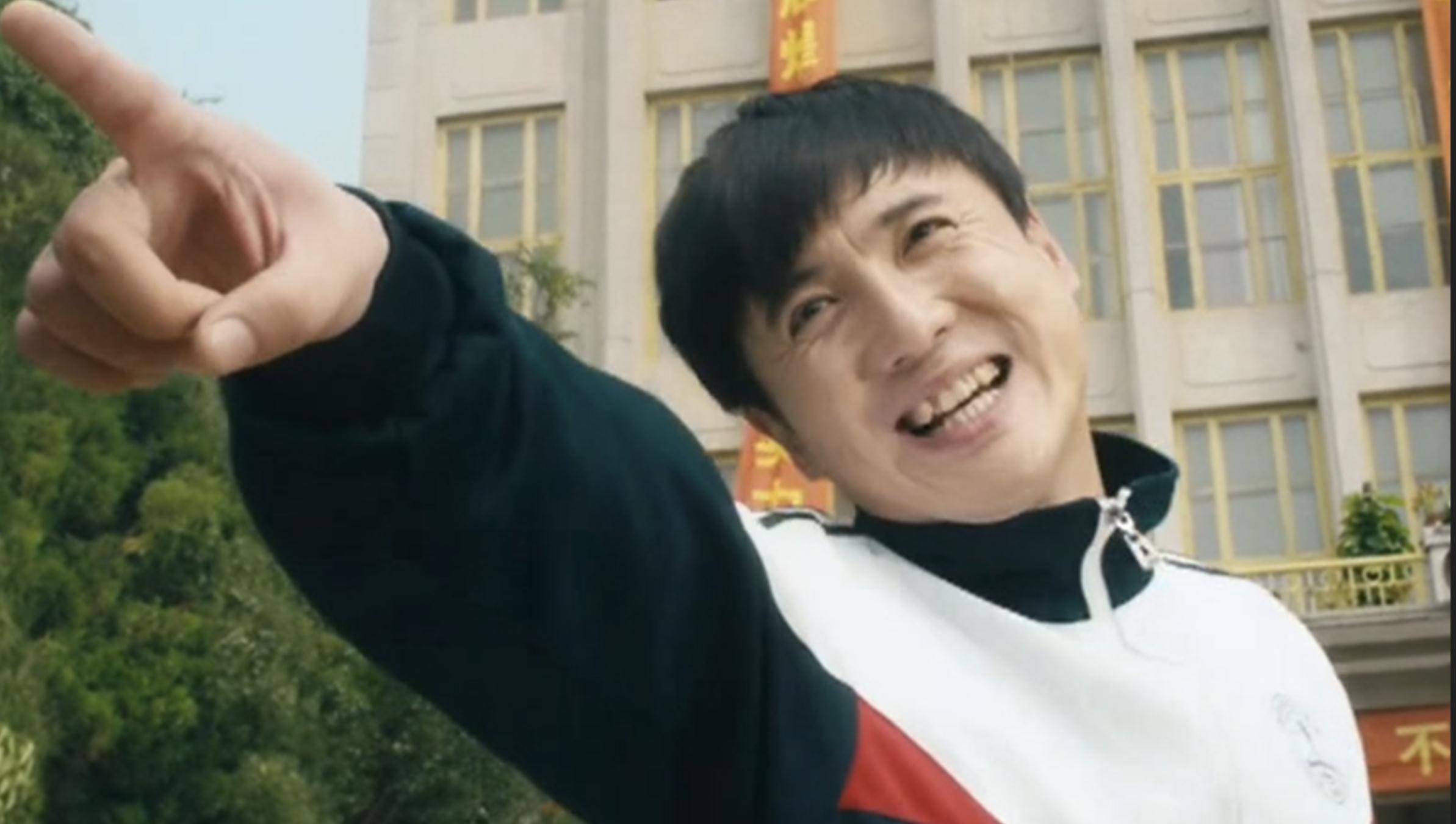 在之前的《乌龙山伯爵》中,沈腾刚刚积累了不错的人气和口碑,剧团自然