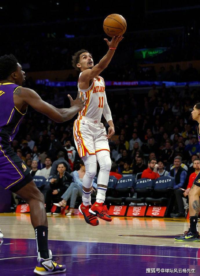 第二节比赛,詹姆斯强打博格达诺维奇造犯规两罚一中.