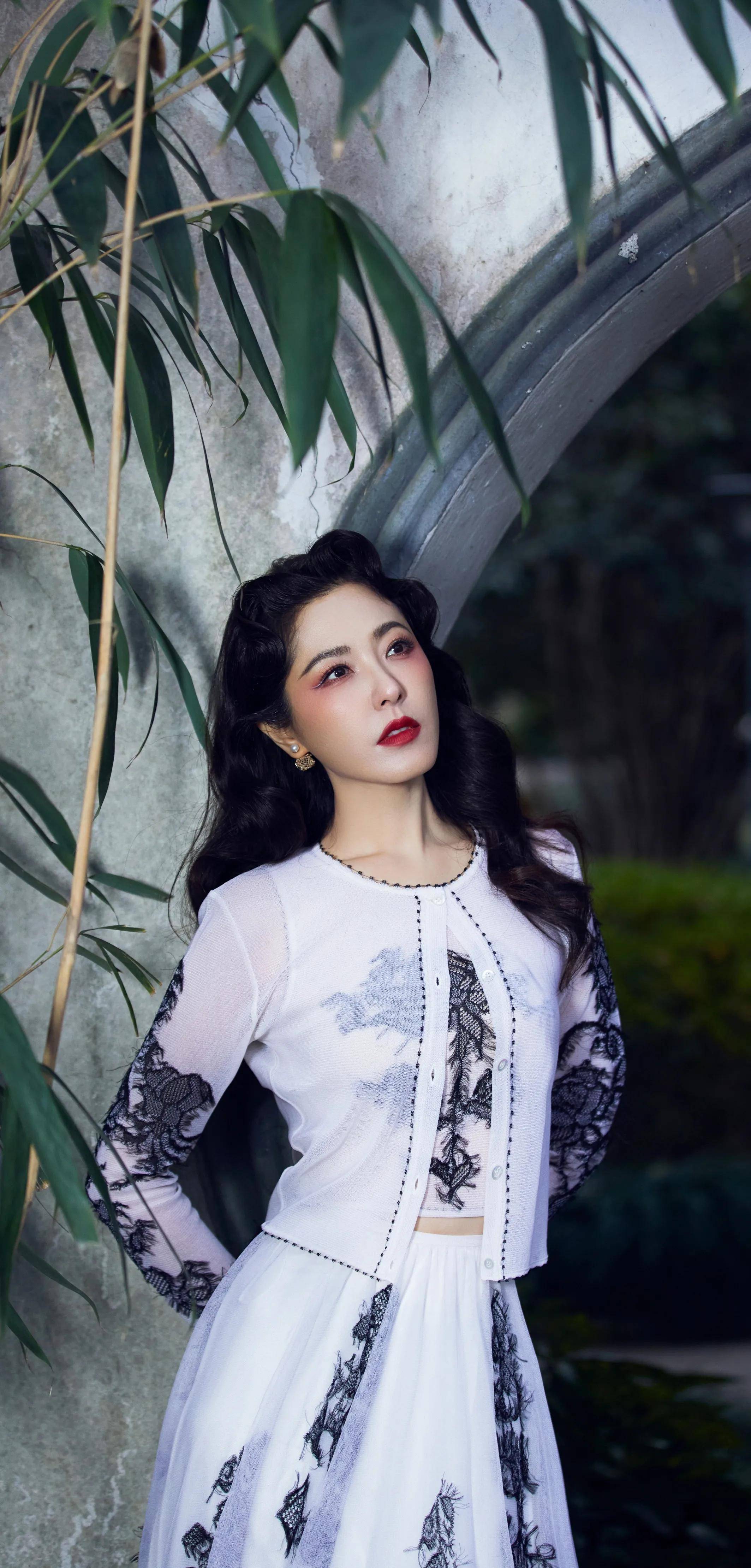 为爱谨慎的曾黎_未婚_经历_班里