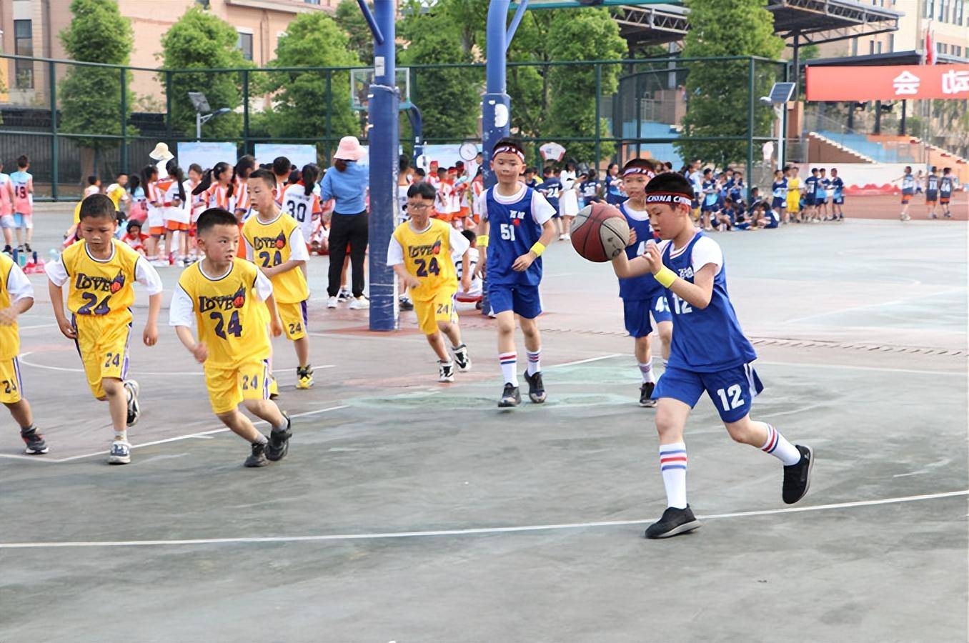 小篮球 大梦想-眉山市东坡区百坡小学第一届篮球比赛开幕_运动_体育