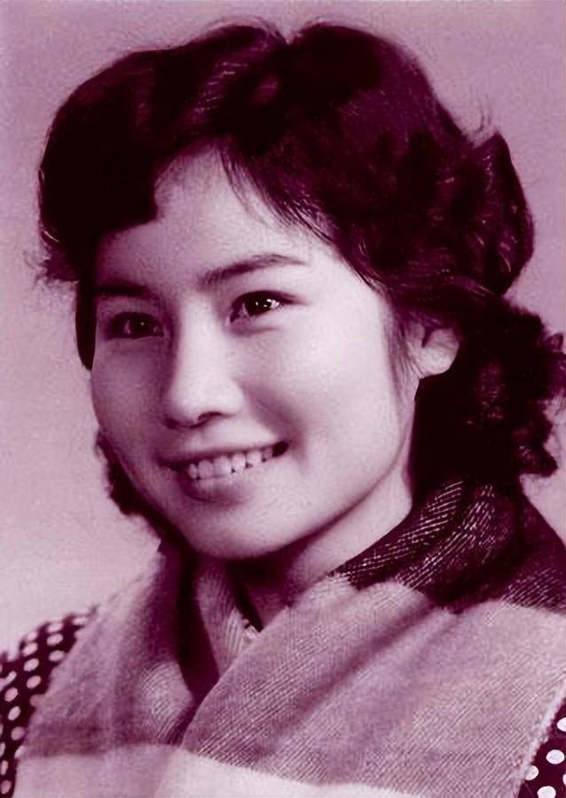 央视主持人徐莉在二段婚姻中遇到真爱,退休后引起公愤,她做了什么?