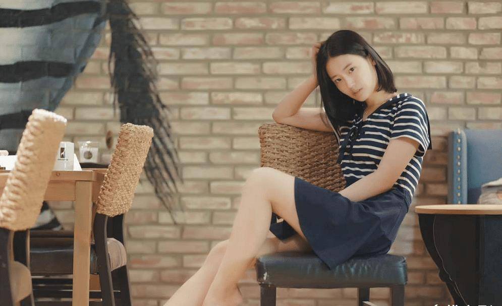 绿地女主张雨婷19岁写真集曝光,颜值超高,曾被多个大v转载报道