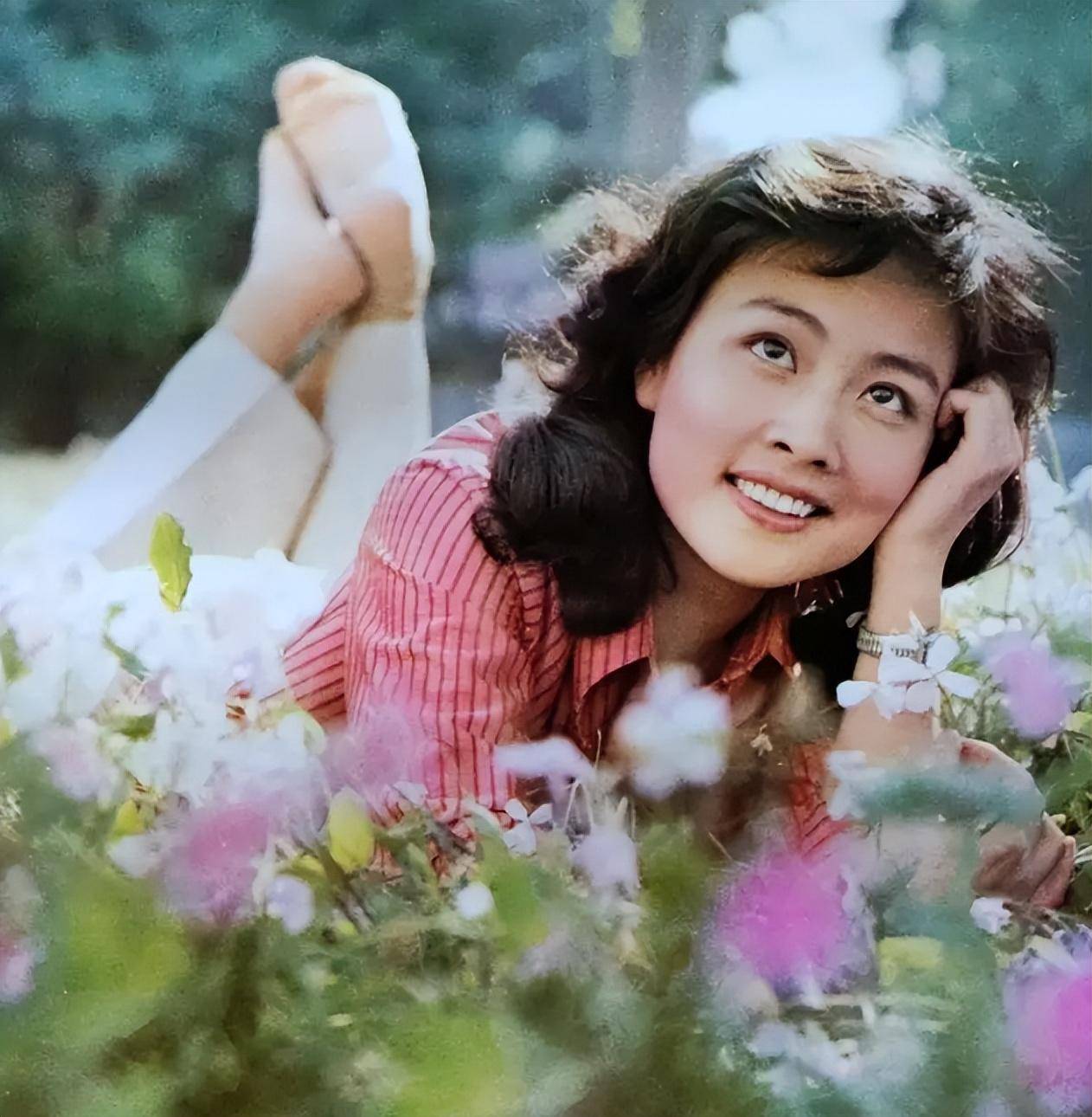 感情上的不顺让赵娜早早的就退圈演艺圈,前夫是"武松"的扮演者朱延平