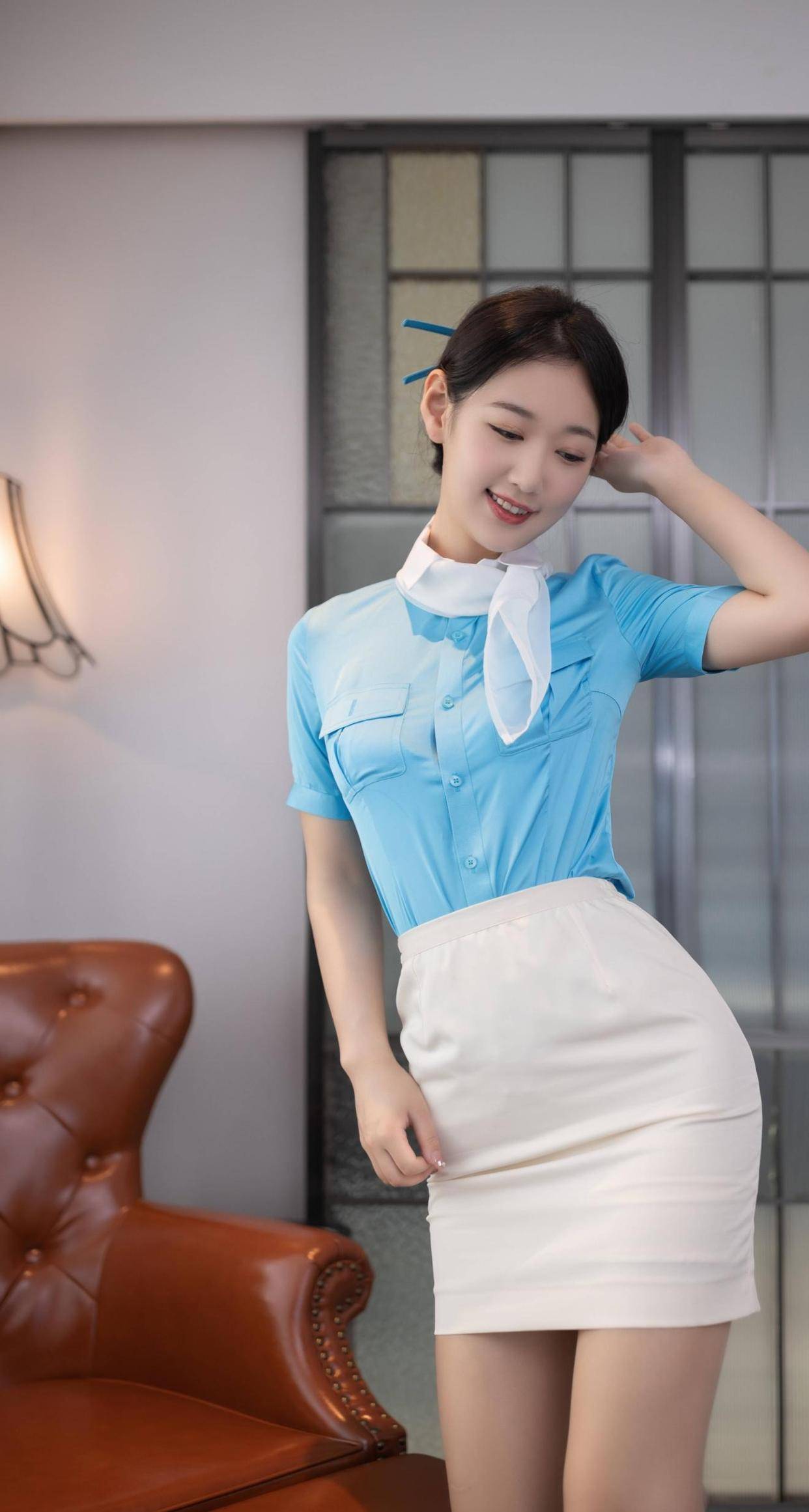 制服的魅力在于让人看着特别的舒服,美女穿上更美!