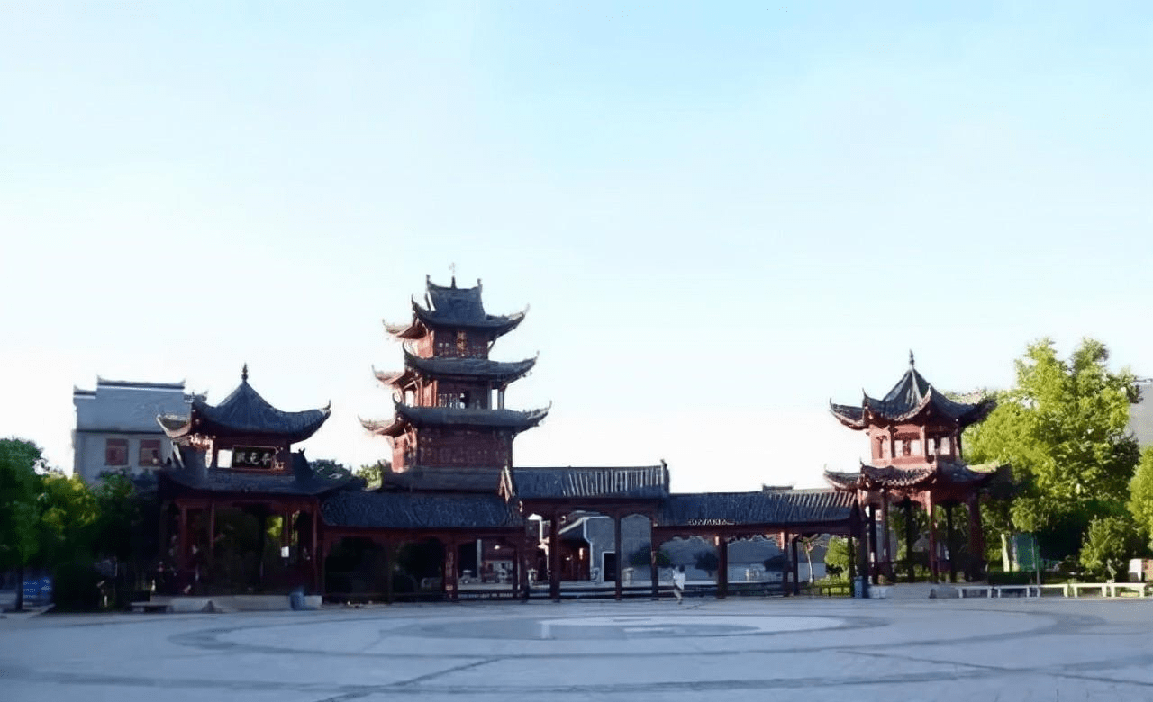 临江而生,孕育千年的州府之地,一座深藏于江西的"小天安门"_古镇_大观
