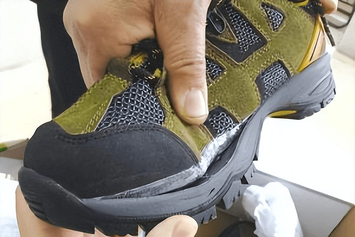 鞋子爱开胶?别用502粘!