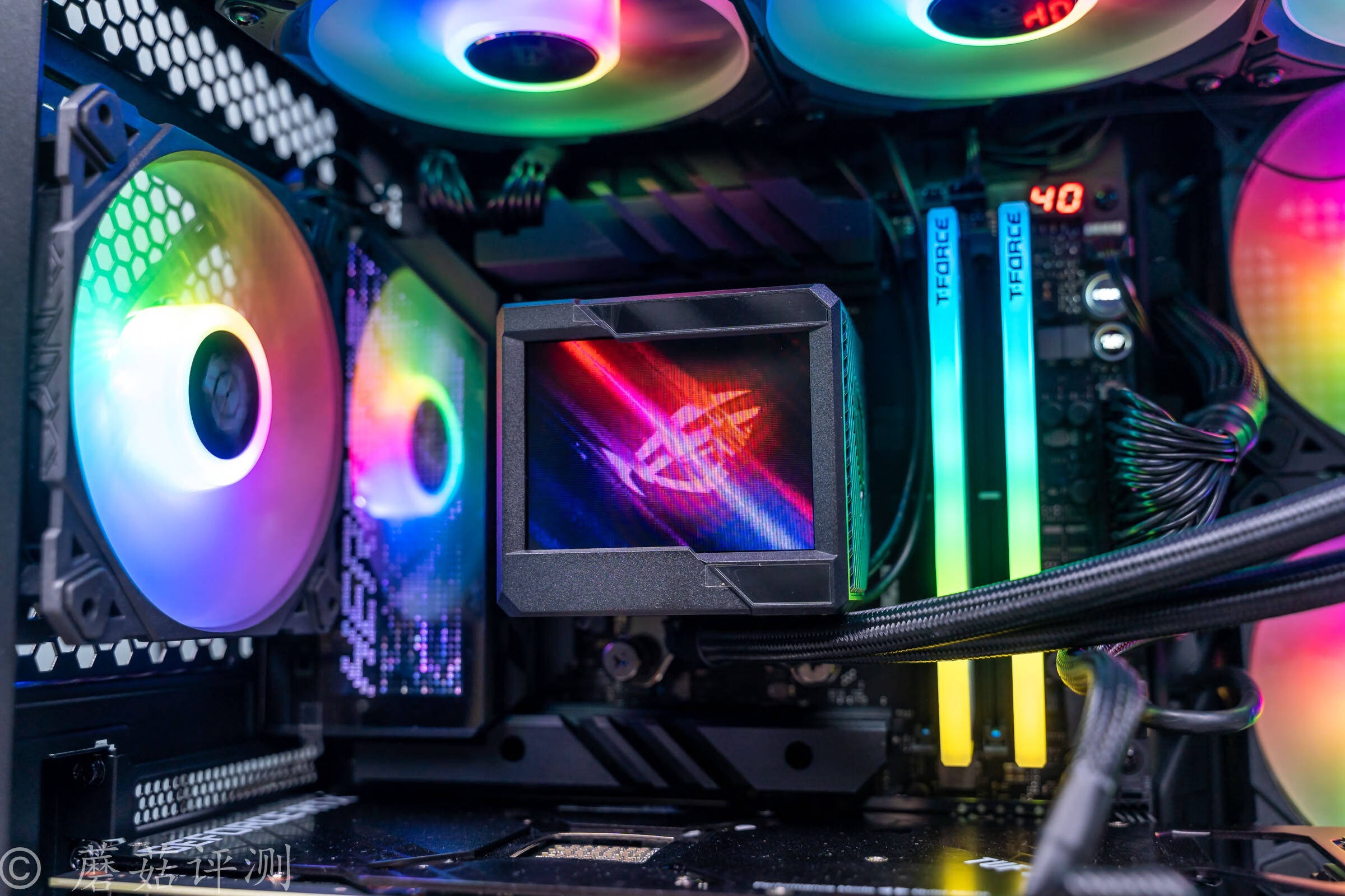 性能强大,散热优秀,颜值出众,蘑菇的第一次rog全家桶装机体验_主板