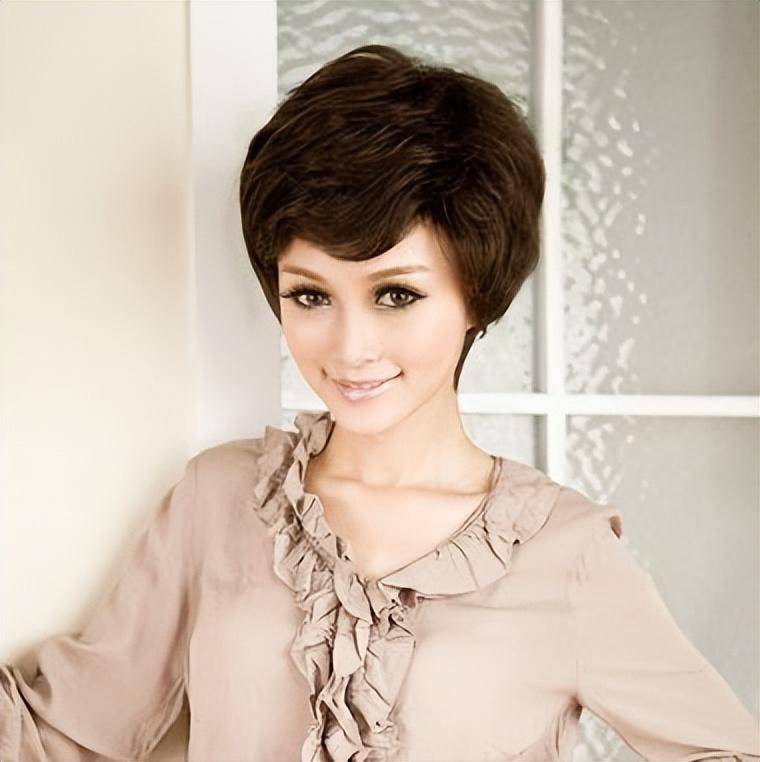 原因可能在这4种发型上,显老又土气_短发_面部_显得