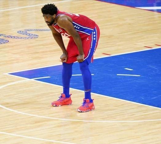 篮网114-108险胜雄鹿,杜兰特赢球又赢人,塔克输球又丢人_哈登_篮板