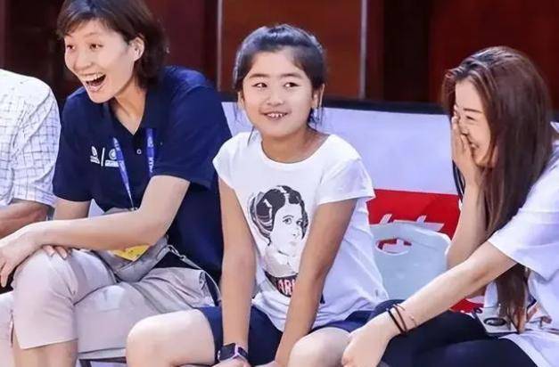 姚明基因有多强?12岁女儿身高已达1.