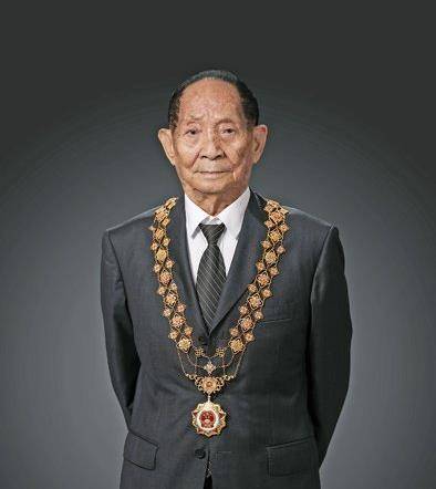 "国士无双"的袁隆平,子女都是做什么的?是否继承了父业?
