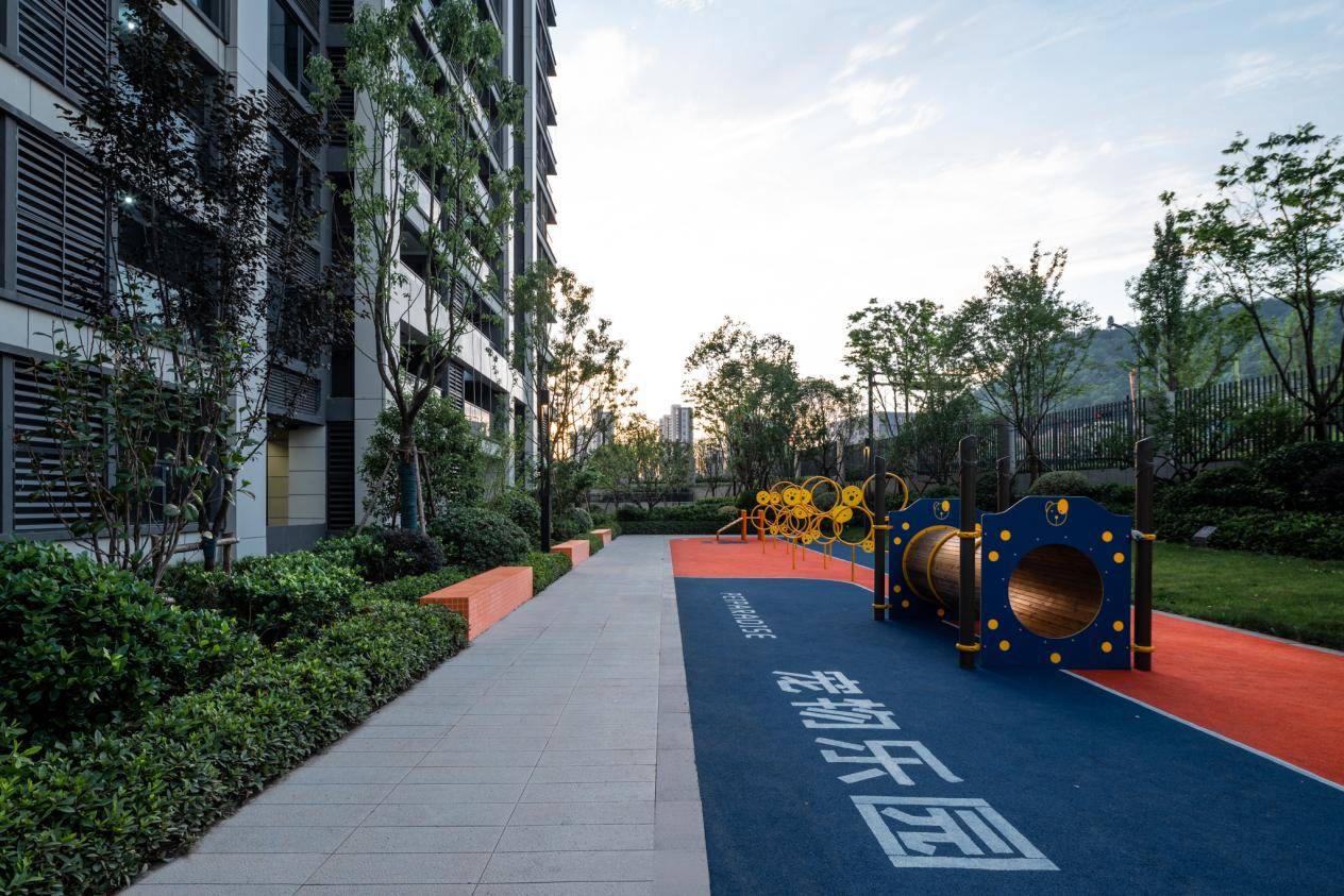 越秀华东:杭州悦映城荣获2022年度杭州十大交付力作品_产品_行业_人居