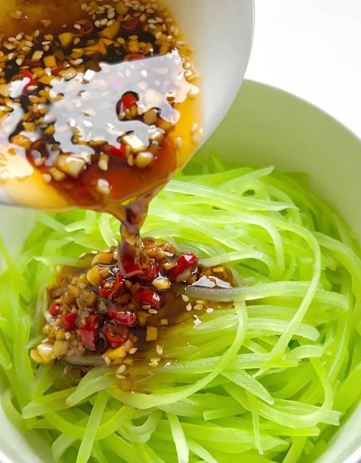 原创分享6道2023年年夜饭必备的小凉菜清爽爽口比大鱼大肉还受欢迎