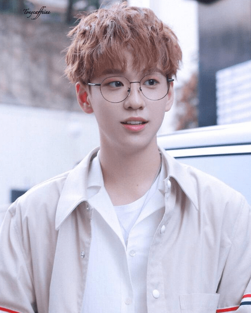 余景天经纪公司紧急辟谣,看清内容网友乐了:这不是变相承认了吗_父母