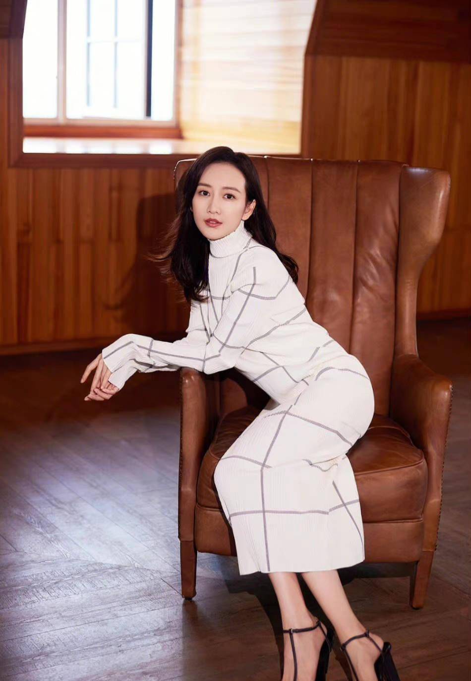 王鸥这身穿搭,真美!
