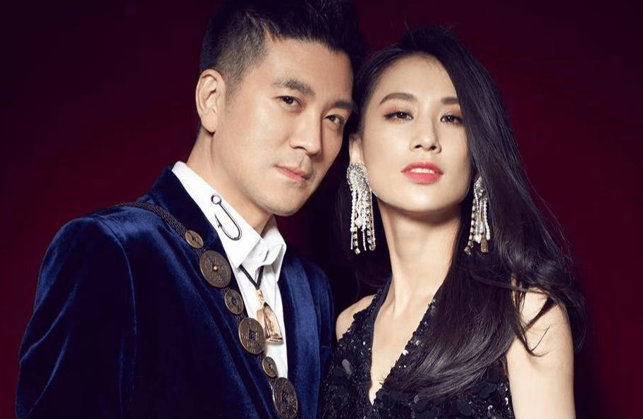 汪小菲杨子合照,勾肩搭背像兄弟,汪总眯眼憨笑被侃傻_网友_事业_感觉