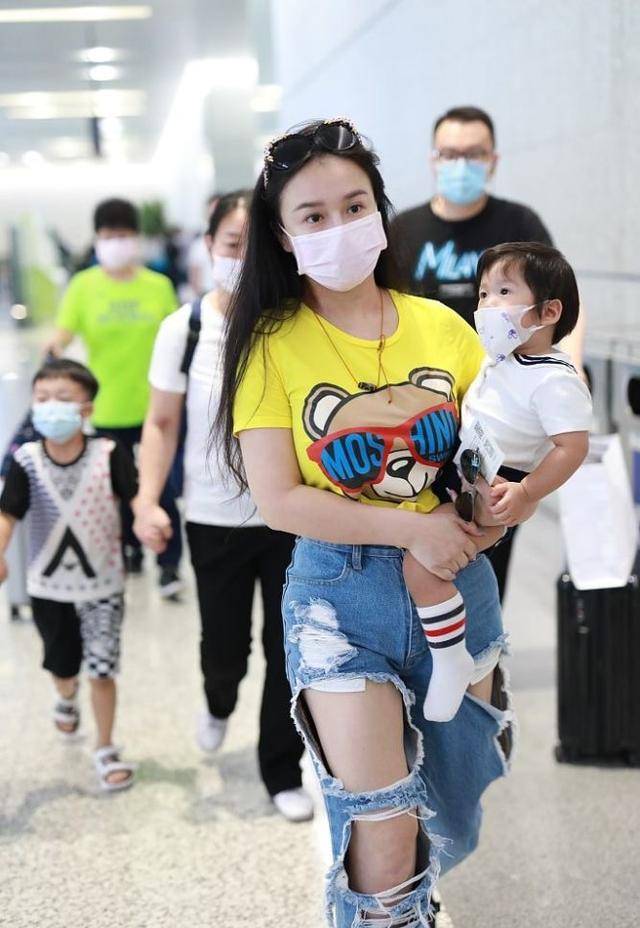 冉莹颖发福不少!