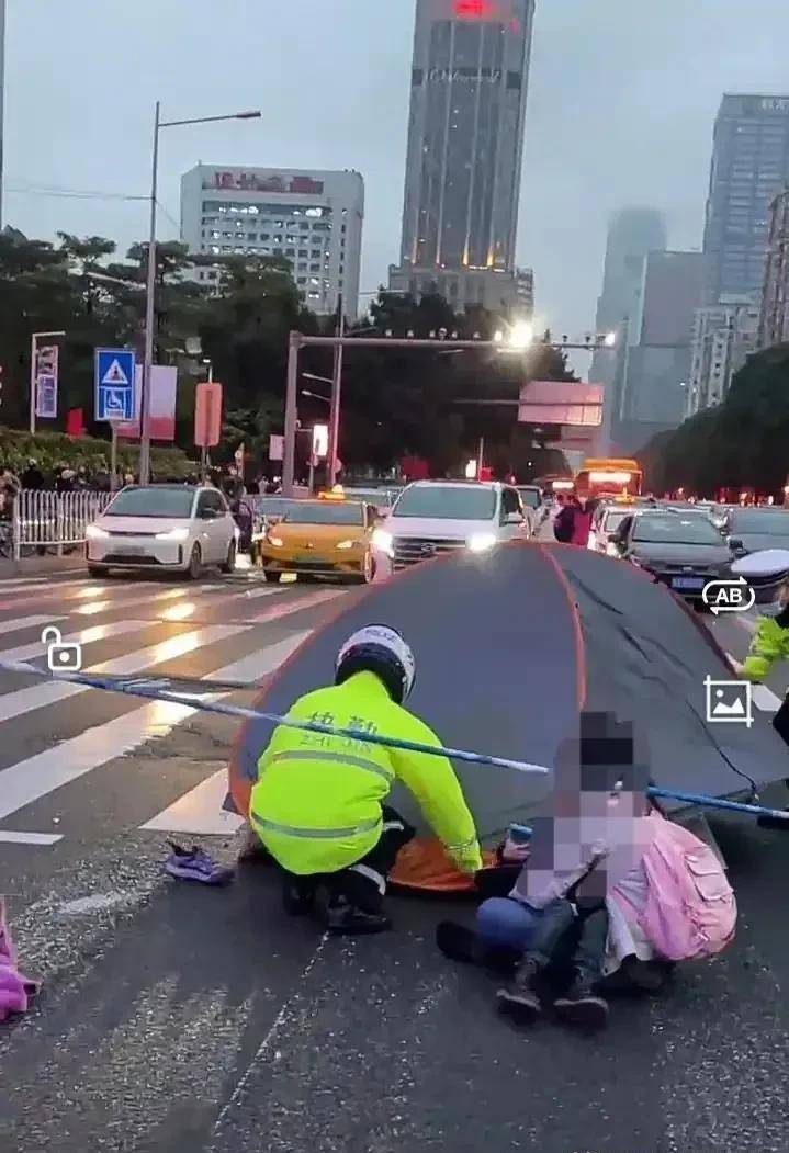 广州宝马车撞人群男子父亲发声，事发前曾说要去找朋友