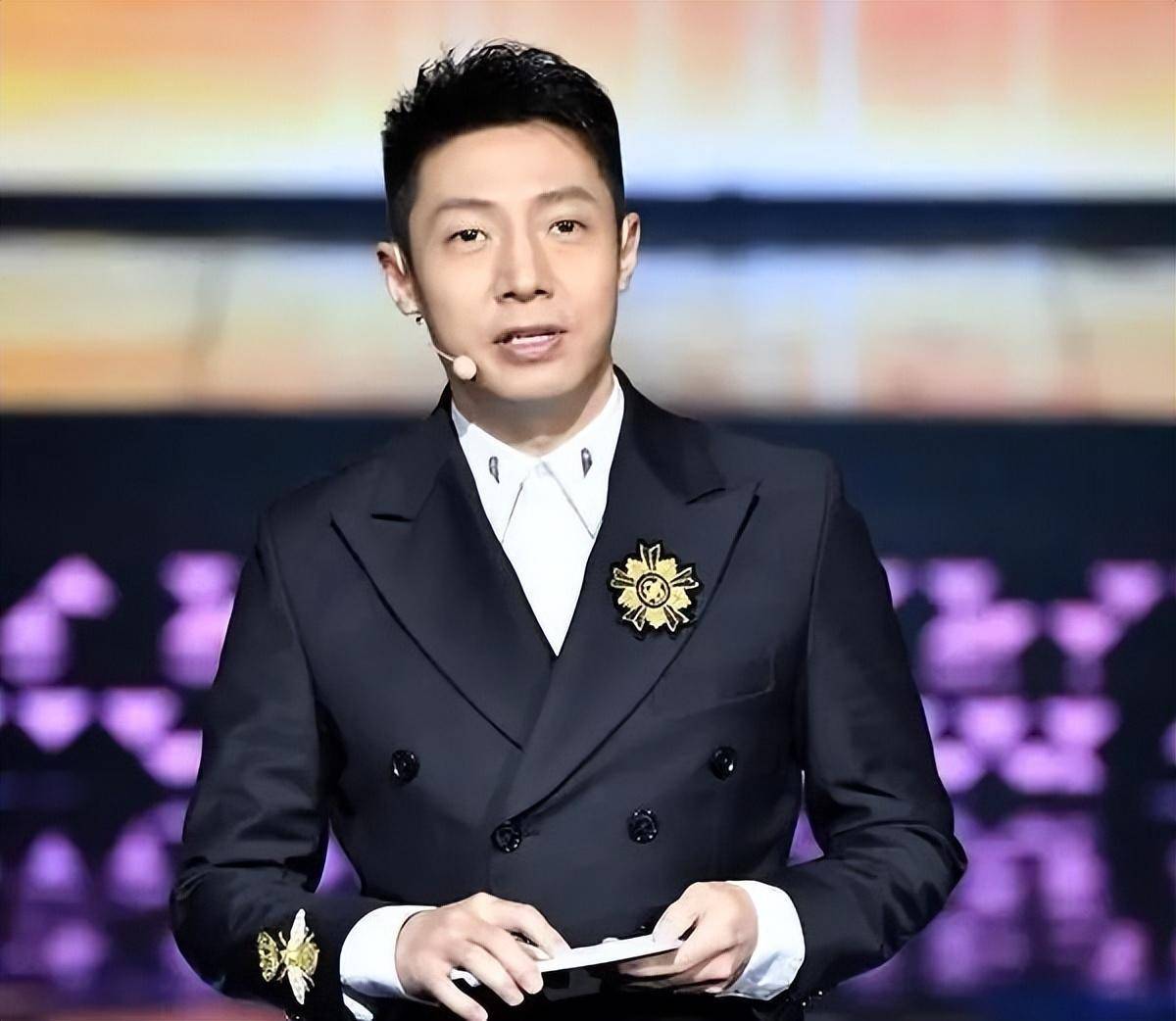 "征服小撒"李白:有颜有钱还有才的千金,为啥偏偏倒追撒贝宁?