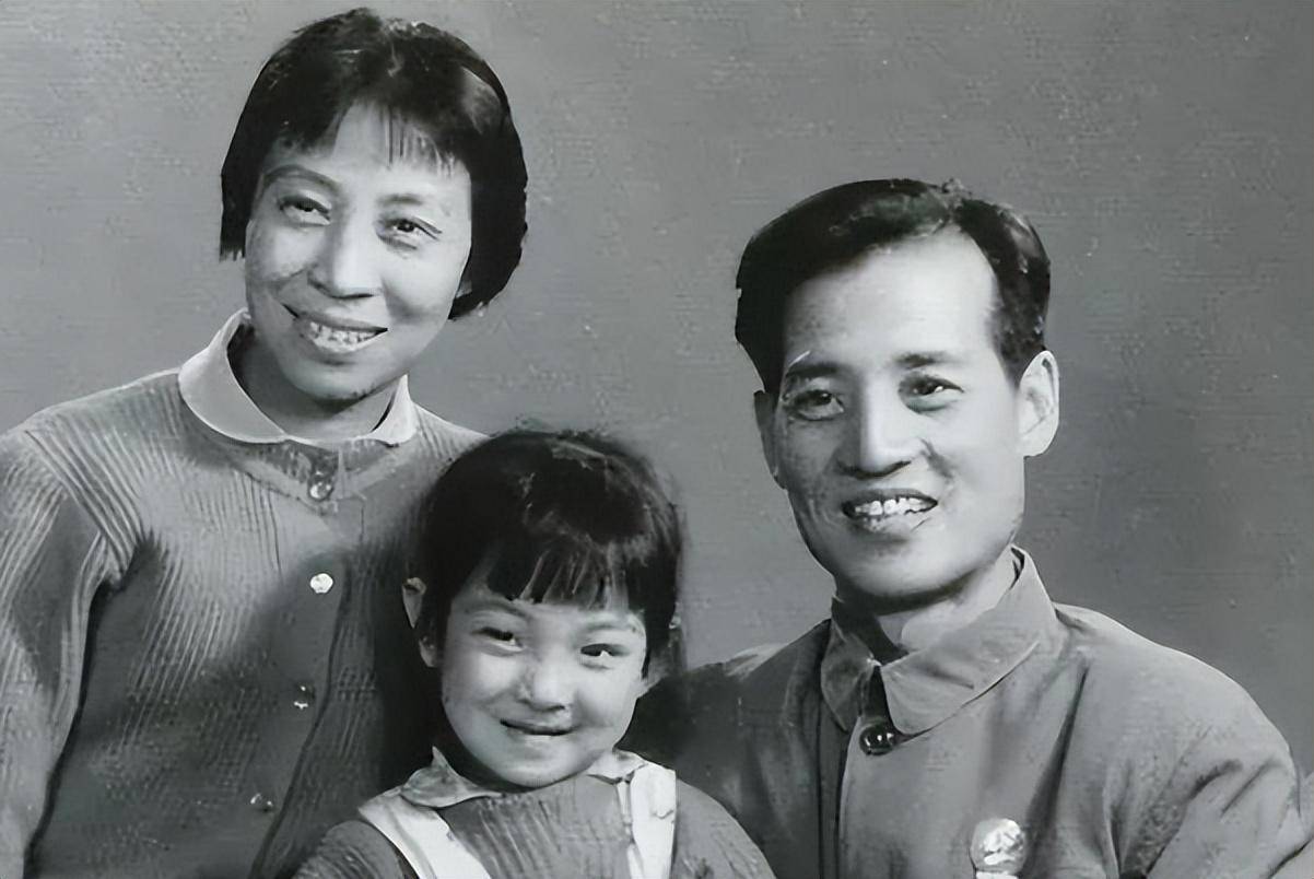 7年隐忍5年隐瞒,如今再看马羚,才体会前夫出轨后她的不容易_茅迪芳