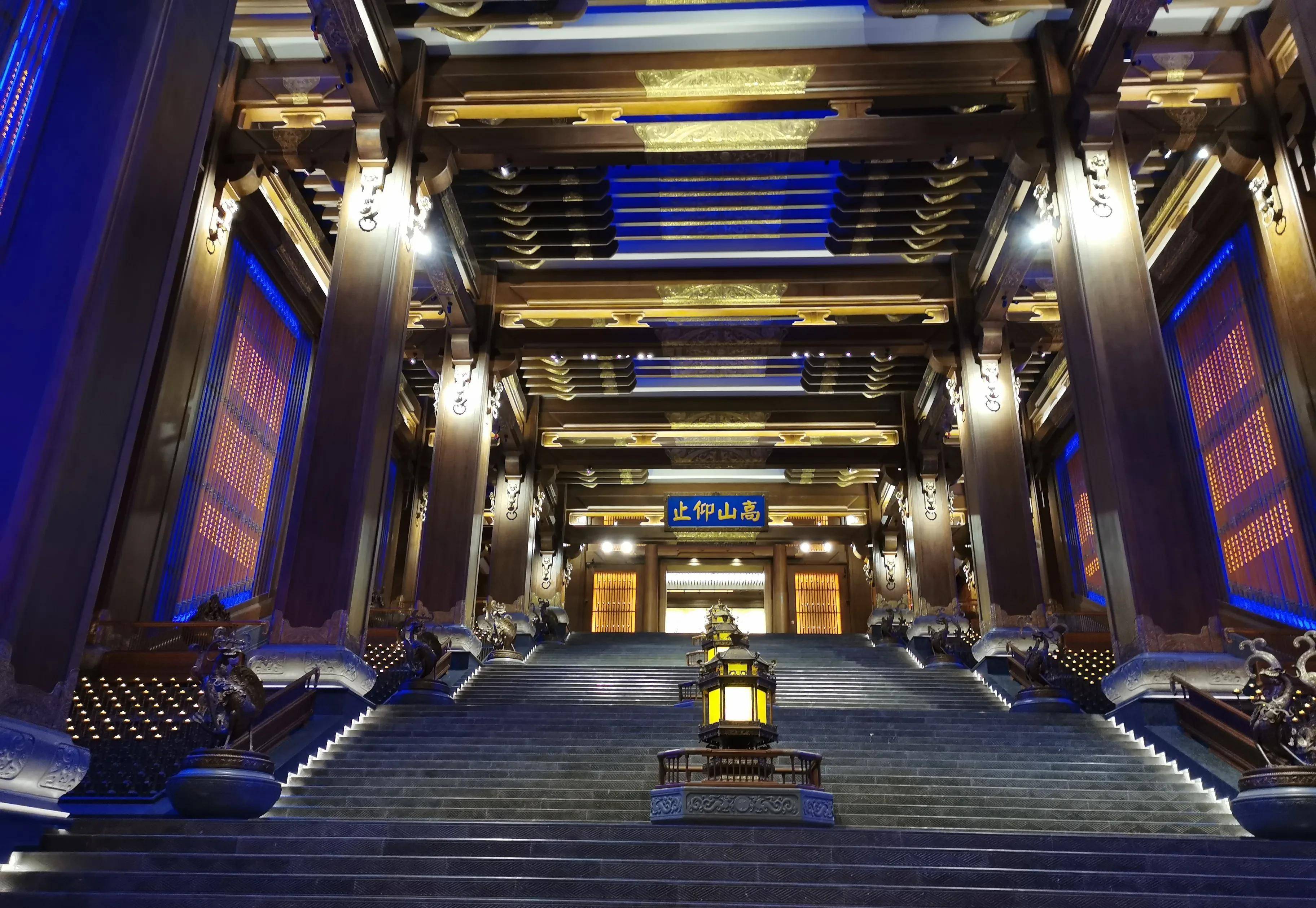 一座思想的巍峨殿堂,大学堂是尼山圣境主要的看点之一,还有72米高的