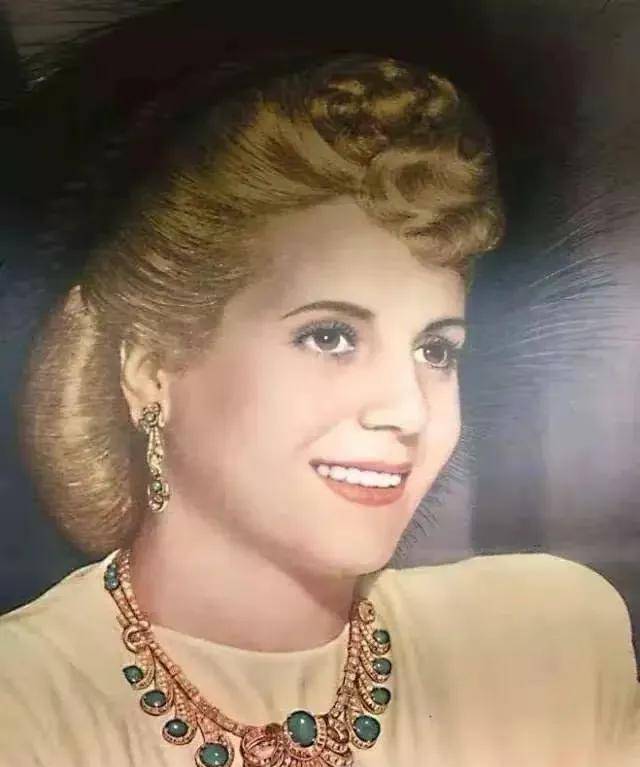 贝隆夫人是阿根廷总统胡安.贝隆的妻子,她原名叫伊娃.贝隆.