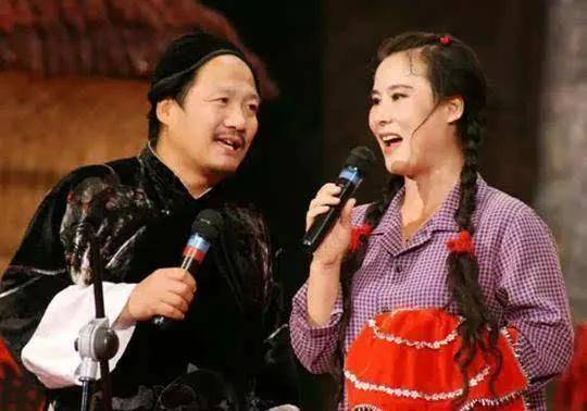 走红后没有分手不孕妻子,苦尽甘来收获幸福_王小华_二人转_舞台