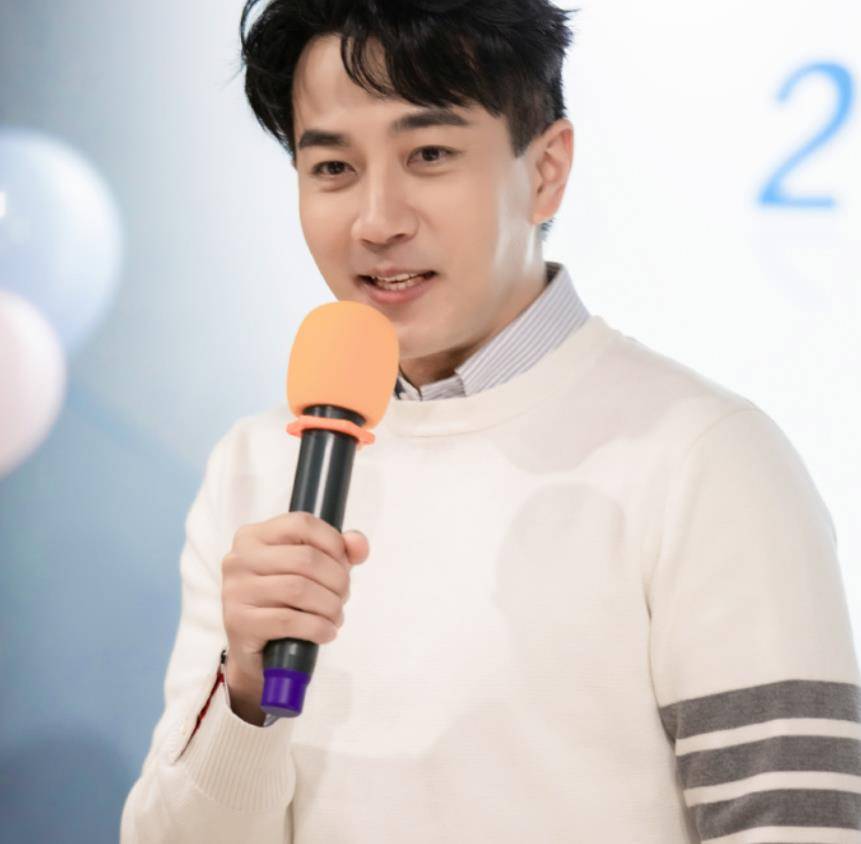 合作过颖儿,赵丽颖,杨幂,唐嫣,郑爽,古力娜扎,王鸥等知名女星