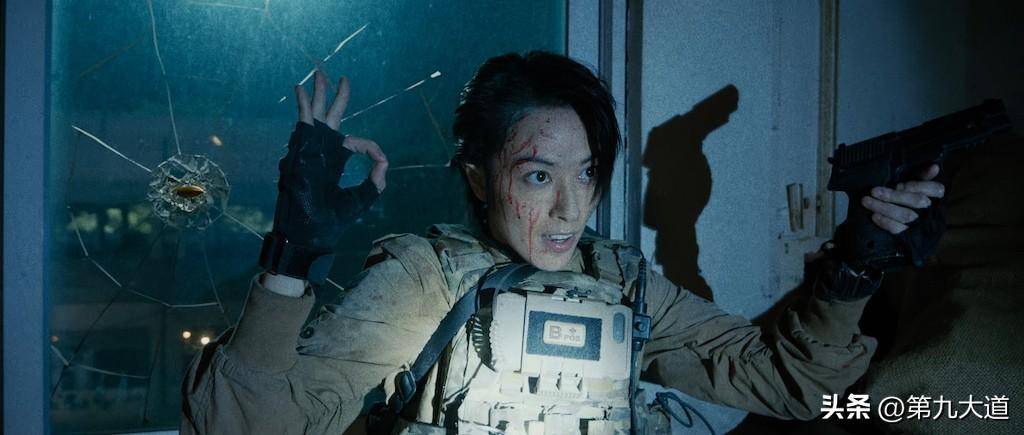 除了于荣光基本上没有令人太熟悉的演员,比如年轻演员中有邢恩,洪爽