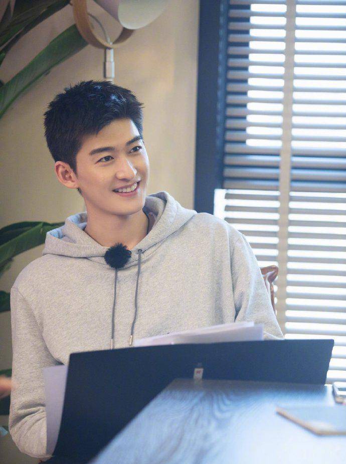 迷人霸总张翰,年龄只是数字,如今的状态才是小鲜肉少年!