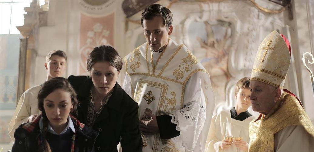 《苦路十四站》:扭曲的信仰认知_玛利亚_母亲_影片