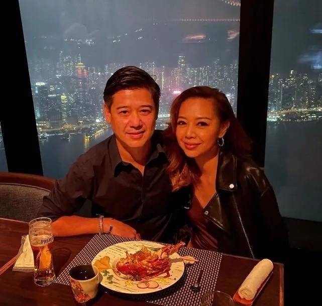 钟丽淇生日先和老公浪漫共进晚餐 再与汤盈盈梁靖琪等吃下午茶_女儿