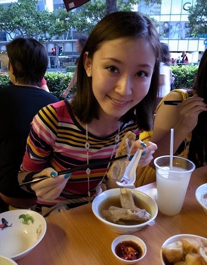 凤凰卫视黄橙子,19岁获得选美冠军,她体态优雅皓齿明眸摄人心魄_武汉