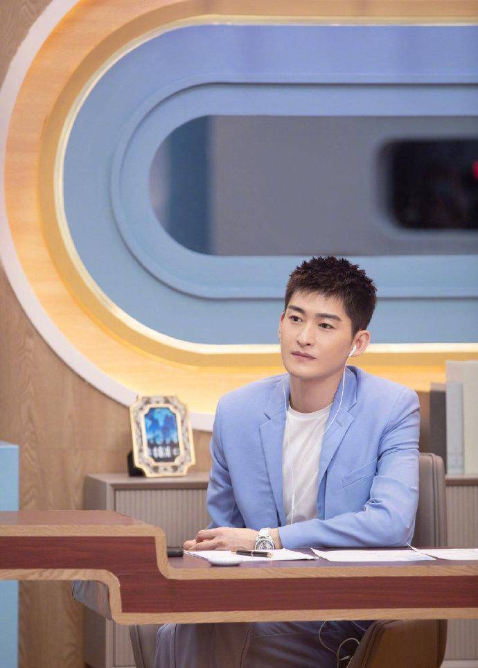 迷人霸总张翰,年龄只是数字,如今的状态才是小鲜肉少年!