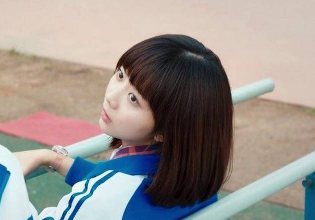 30岁谭松韵,搭档25岁张新成饰演16岁高中生李尖尖,少女感满满_家人_剧