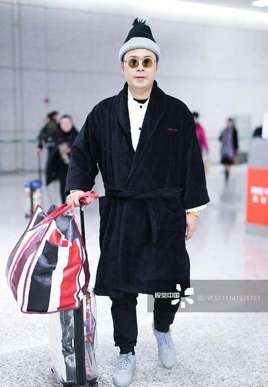 杜海涛能把几万块的衣服穿成淘宝风,也是一种能力了吧!