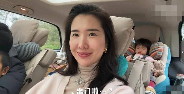 张大奕冷处理失效?被总裁夫人开撕后身家再缩水3000万_微博_原配_花花