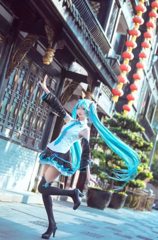 网友cos初音未来,宅男腿控福利,网友:公主殿下,臣来迟了!